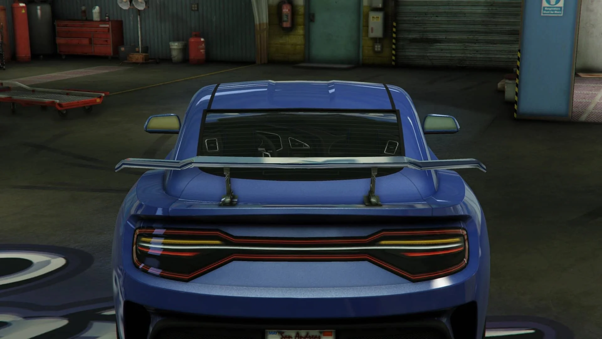 副色调 GT 尾翼