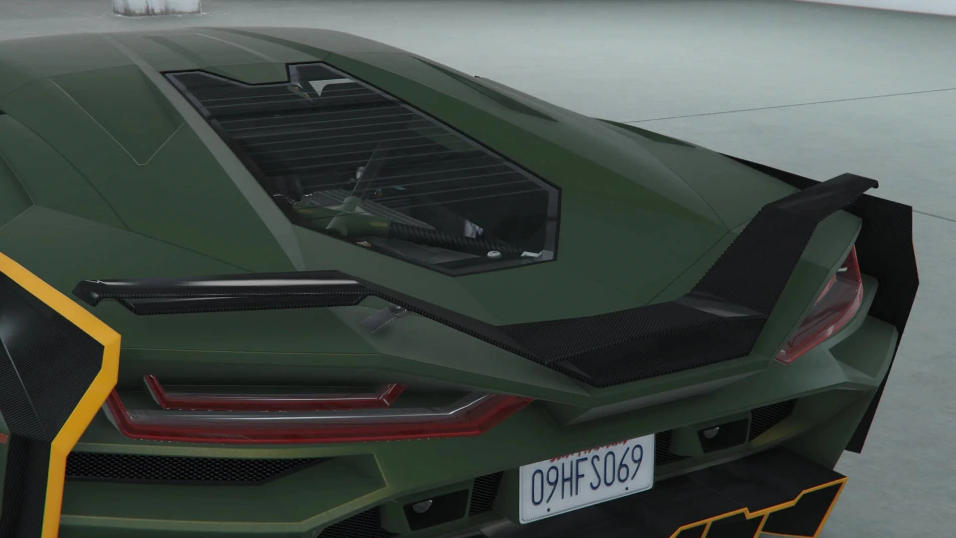 碳纤 GT 2 尾翼