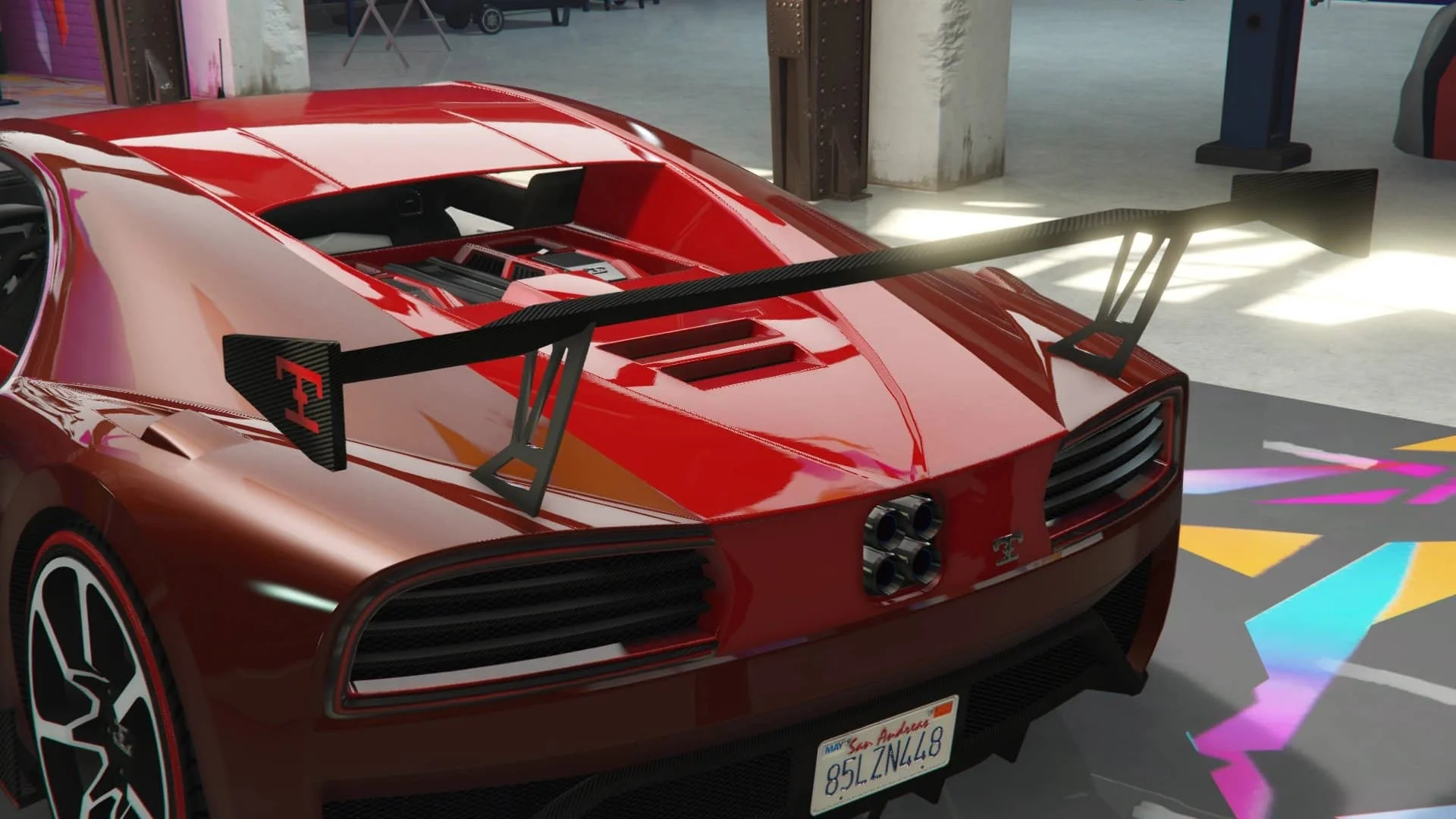 中高 GT 尾翼