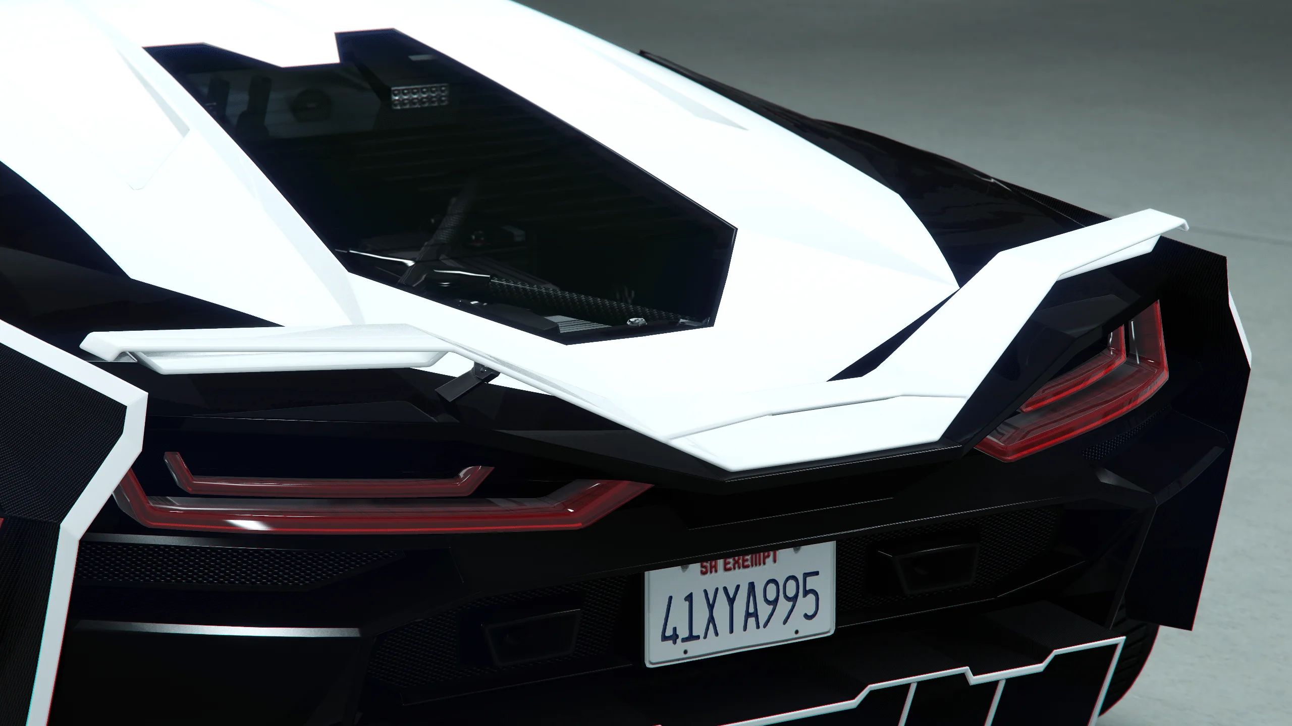 副色调 GT 2 尾翼