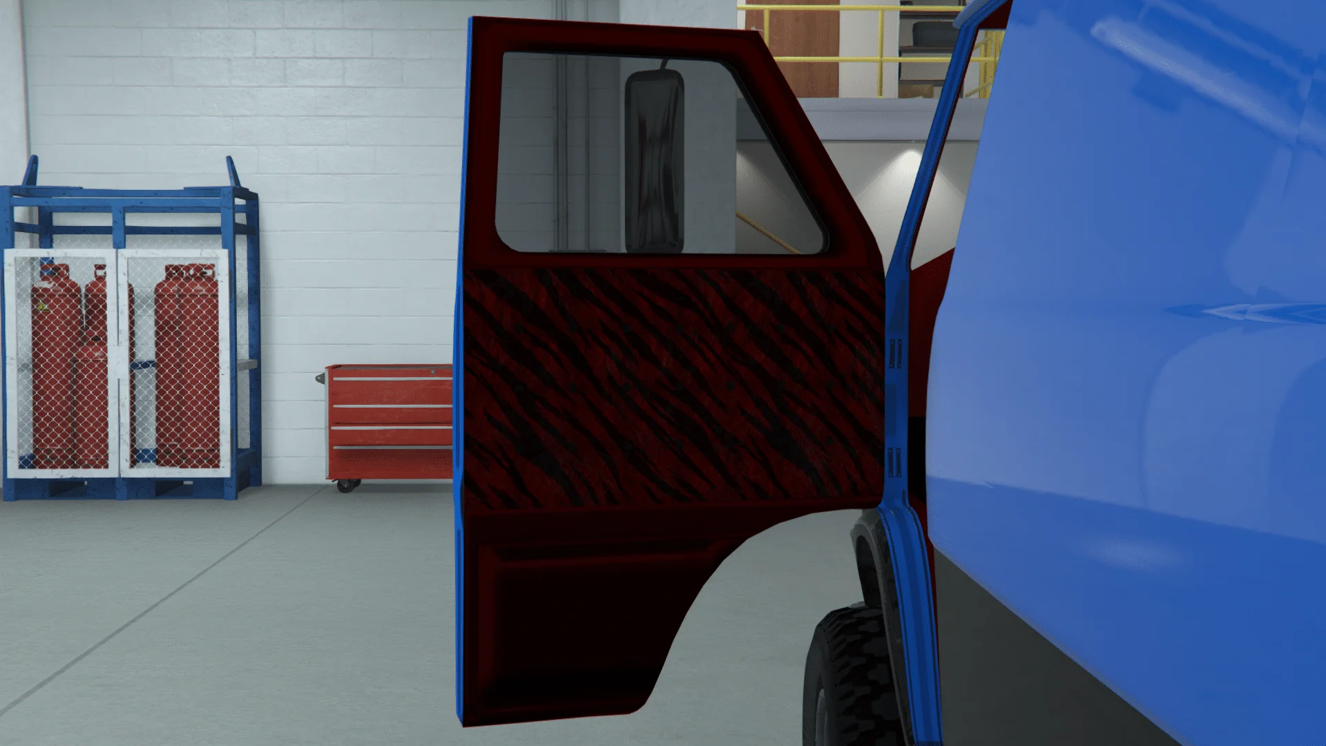 软垫虎纹车门
